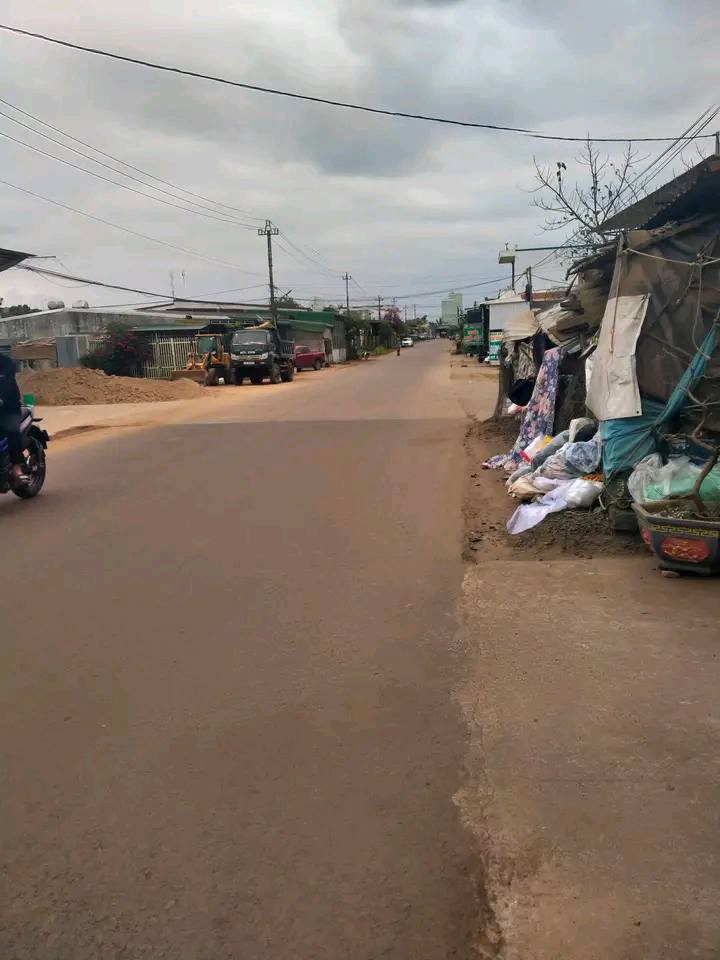 FrontHouse mặt tiền kinh doanh Đường Nhựa 42, Ea Kar 192m² giá 1.3 tỷ - Cơ hội đầu tư hiếm có!