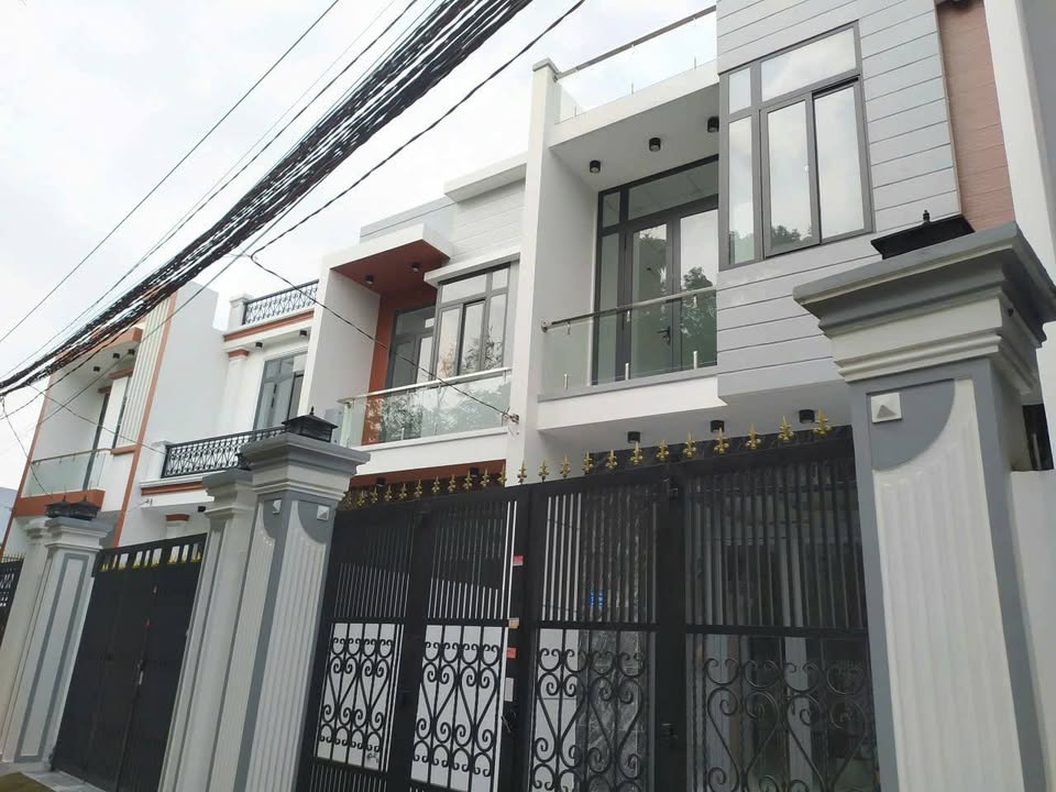 Nhà phố KDC 1/ Kênh Long Trạch 110m² giá 2.45 tỷ - Sẵn sàng vào ở ngay!