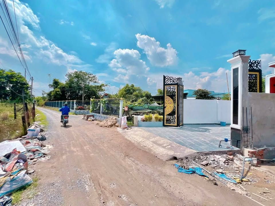 Nhà mặt tiền Chùa Thiên Mụ, 192m² giá 2.15 tỷ - Khu dân cư sầm uất!