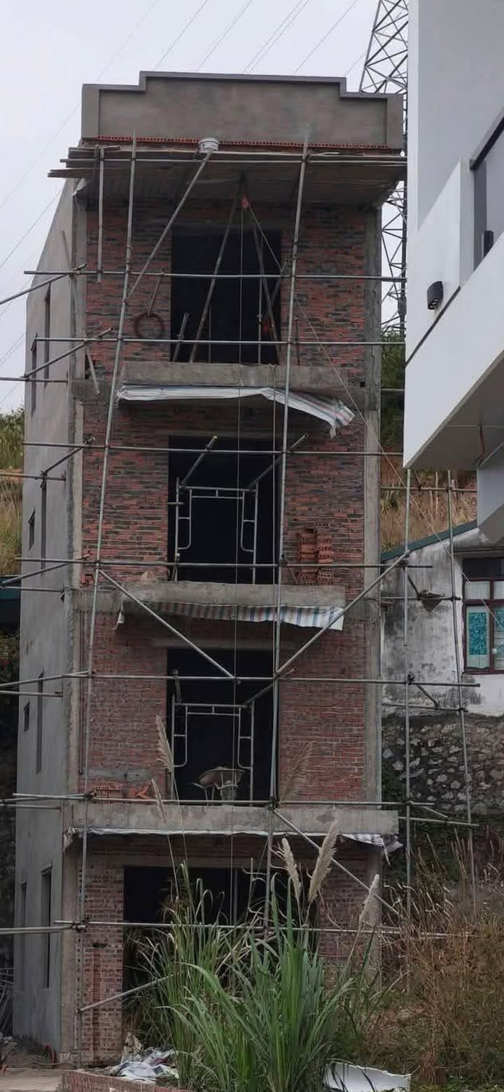 Nhà 4 tầng tại Lideco, Hạ Long 65m² giá hơn 4 tỷ - Ô tô vào tận nơi!