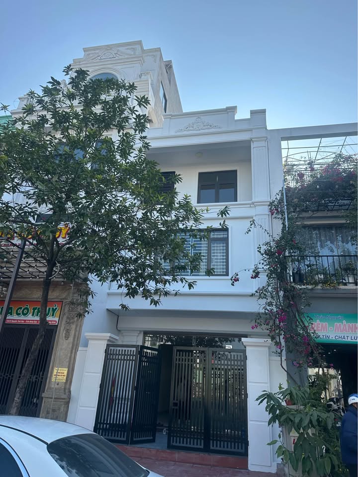 Nhà 3 tầng khu đô thị Vựng Đâng Hạ Long 82m² giá 70 tỷ - Đường quy hoạch đồng bộ, dân cư đông đúc!