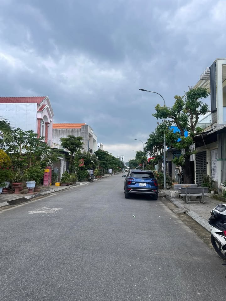 Đất nền 577m² Phường Trương Quang Trọng, Quảng Ngãi giá chỉ 1.5 tỷ - Vị trí đắc địa gần cổng chính!