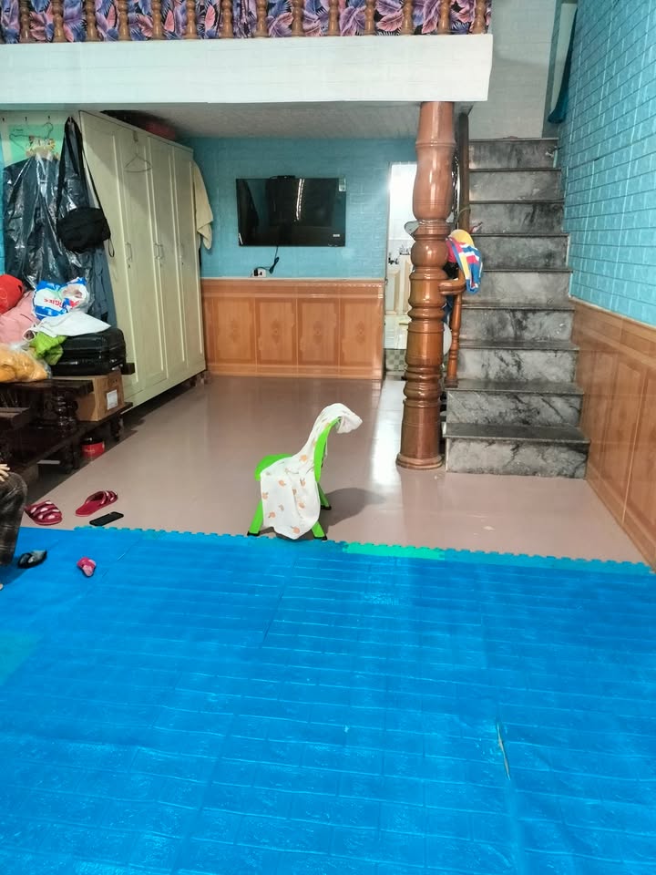 Nhà phố Tân Lạc, Hoà Bình 52m² giá 1 tỷ - Ô tô đỗ cửa, chính chủ bán!