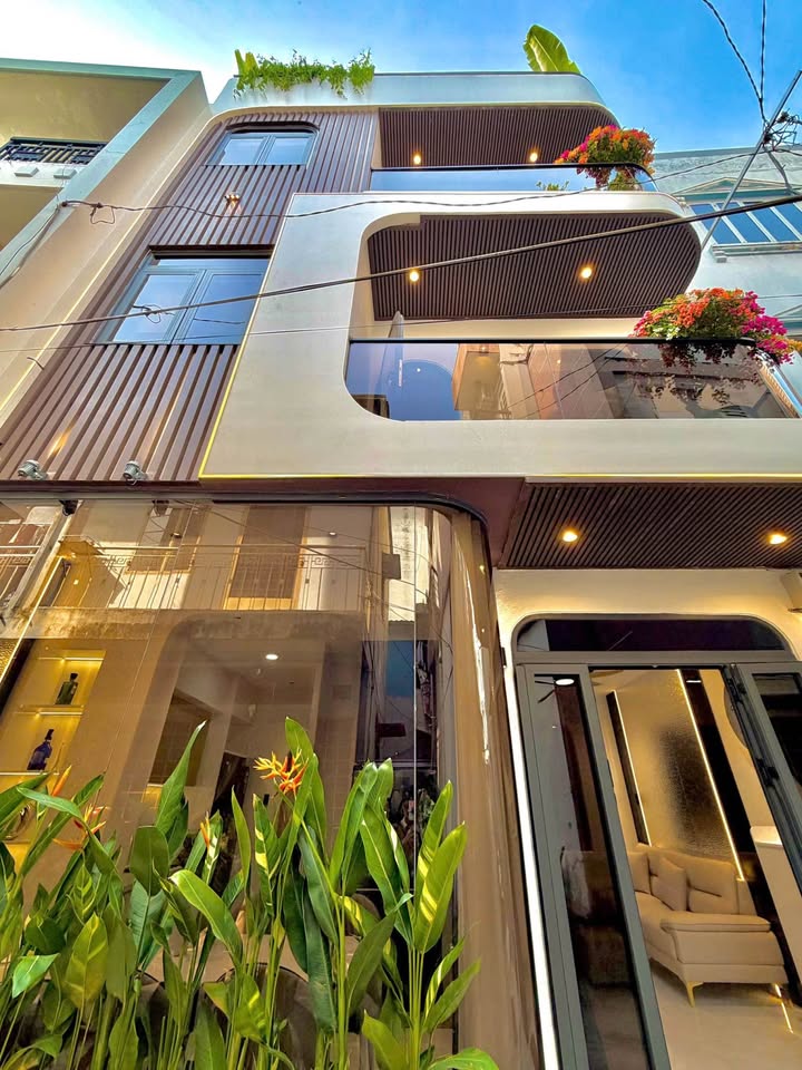 Nhà đẹp hẻm xe hơi Thích Quảng Đức, Phú Nhuận 38m² giá 7.9 tỷ - Sẵn sàng vào ở!