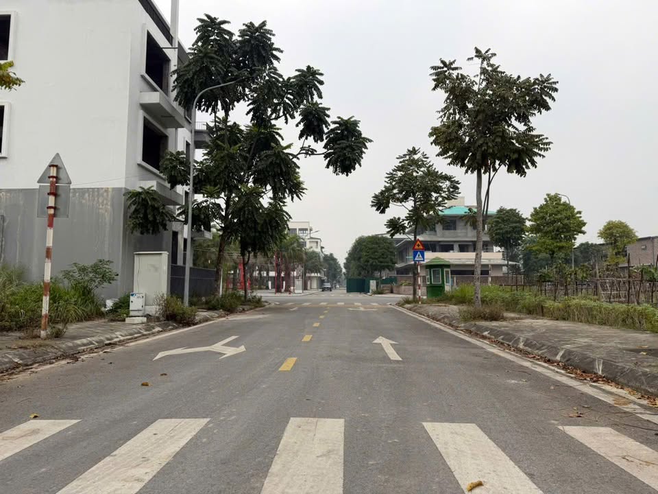 Đất nền KĐT Lạc Ngàn 139m² giá chỉ 6x triệu - Đầu tư sinh lời ngay!