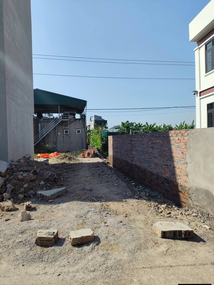 Đất nền ngõ 23 Làng Công An, Hạ Long 50m² giá 1.6 tỷ - Đường rộng hai bên!