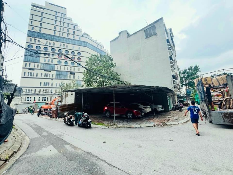 Đất phân lô góc 81m² Bệnh viện Hồng Ngọc - Ô tô tránh, kinh doanh sầm uất!