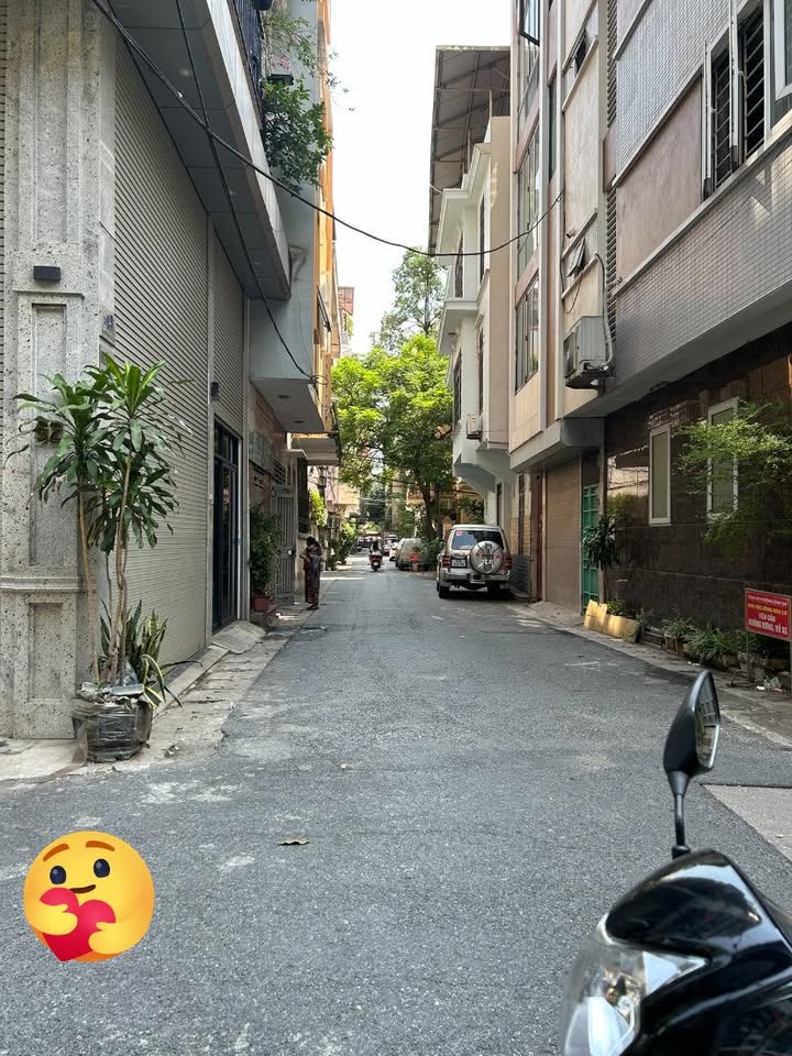 Nhà riêng 5 tầng tại Nguyễn Đức Cảnh, 42m² giá 7.96 tỷ - Sẵn sàng vào ở ngay!