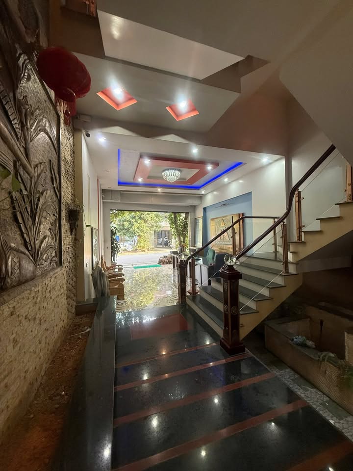 Nhà 3 tầng kiên cố Bùi Quốc Khái 90m² giá 3,9 tỷ - Vị trí đẹp gần công viên!