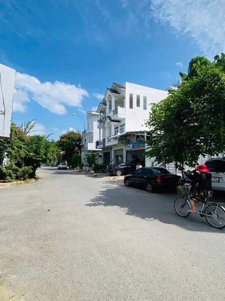 Đất nền B18 Hưng Phú, Cần Thơ 81m² giá 4.2 tỷ - Sổ hồng chính chủ, thuận tiện đầu tư!