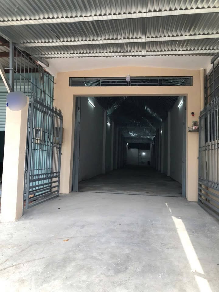 Nhà cho thuê mặt tiền đường Chiến Lược, Bình Trị Đông, 180m² - Thích hợp kinh doanh ngay!