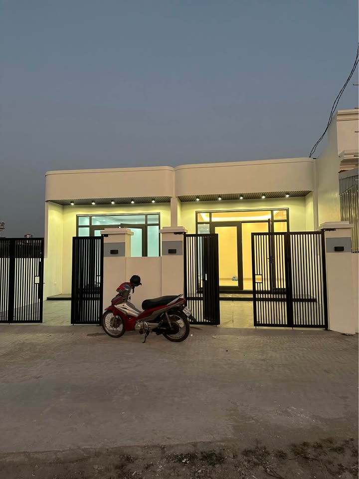 Nhà cấp 4 tại Hồng Kỳ, Móng Cái 128m² giá 1.2 tỷ - Gần chợ và trường học!