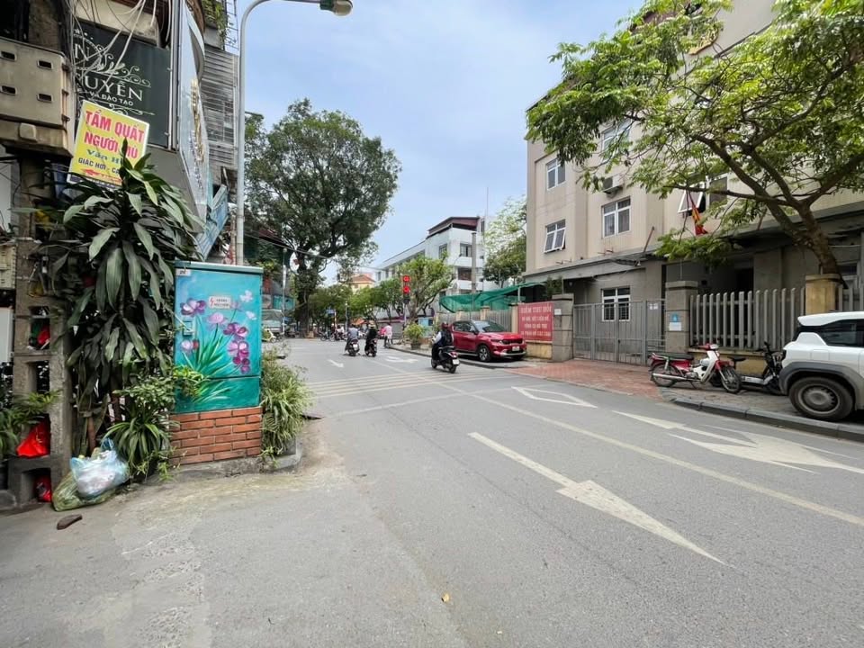 Nhà phố Lê Lợi 55m² 4 tầng - Chính chủ, ô tô đỗ cửa, giá 13.2 tỷ!