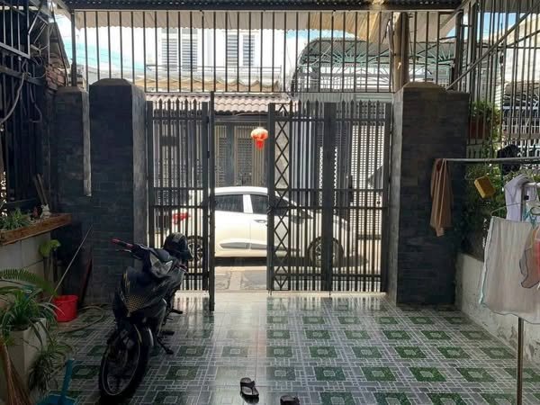 Nhà riêng 80m² Huyện Bình Chánh giá 850 triệu - Cần bán gấp cho gia đình chuyển đi!