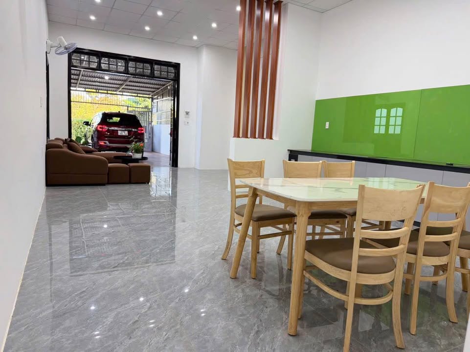 Nhà mặt tiền Phạm Văn Đồng, Tân Lập 162m² giá 2.4 tỷ - Thiết kế hiện đại, sẵn sàng ở ngay!