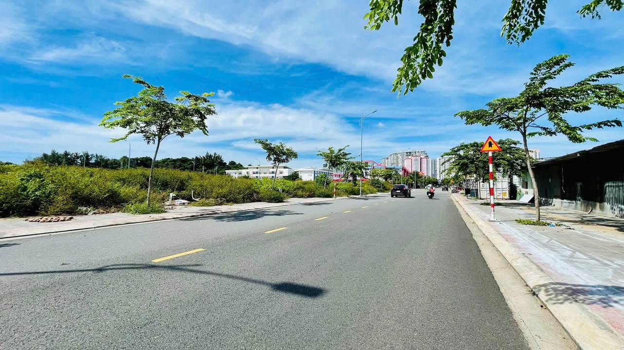 Đất nền KĐT Chí Linh Vũng Tàu 75m² giá 8.5 tỷ - Sổ hồng chính chủ, mặt tiền đẹp!