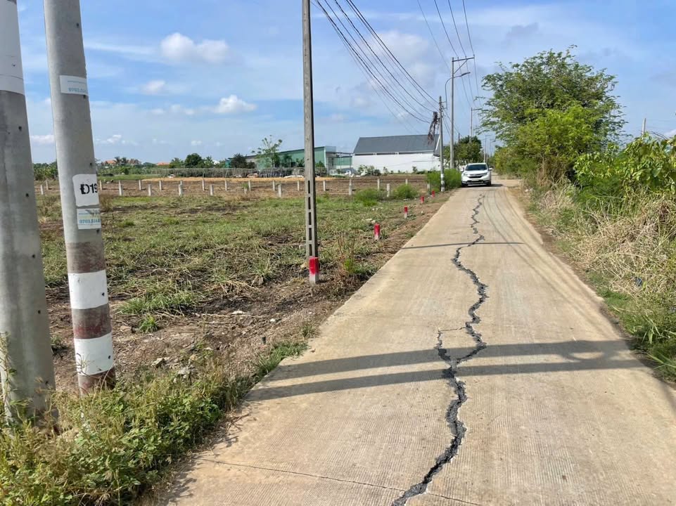 Đất thổ cư và đất lúa 3075m² tại Long An giá 7.5 tỷ - Cơ hội đầu tư hấp dẫn!