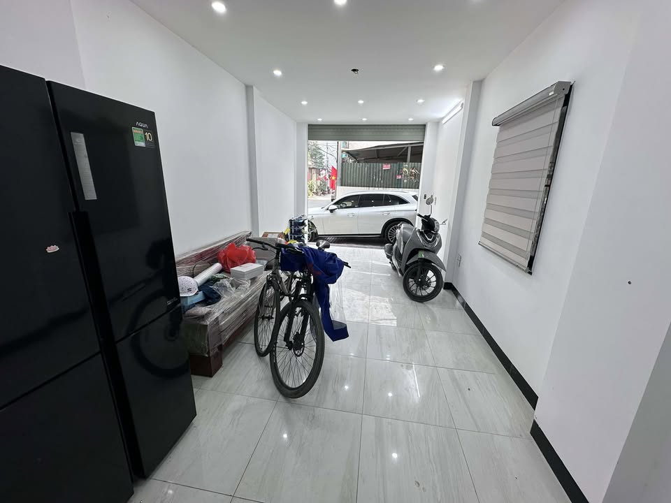 Nhà cho thuê căn góc Lai Xá 42m² giá thỏa thuận - Ô tô đỗ cửa, full đồ nội thất!