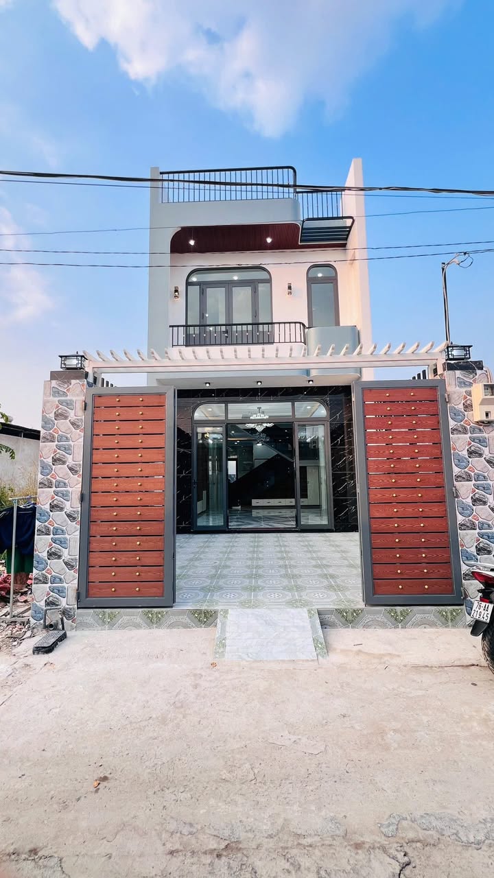 Bán gấp FrontHouse Thới Tứ Hóc Môn 110m² giá 4.89 tỷ - Sẵn sàng dọn vào ở ngay!