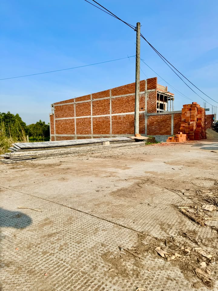 Đất thổ cư 180m² tại QL1A, Ninh Kiều - Giá chỉ 750 triệu, gần nhiều tiện ích!