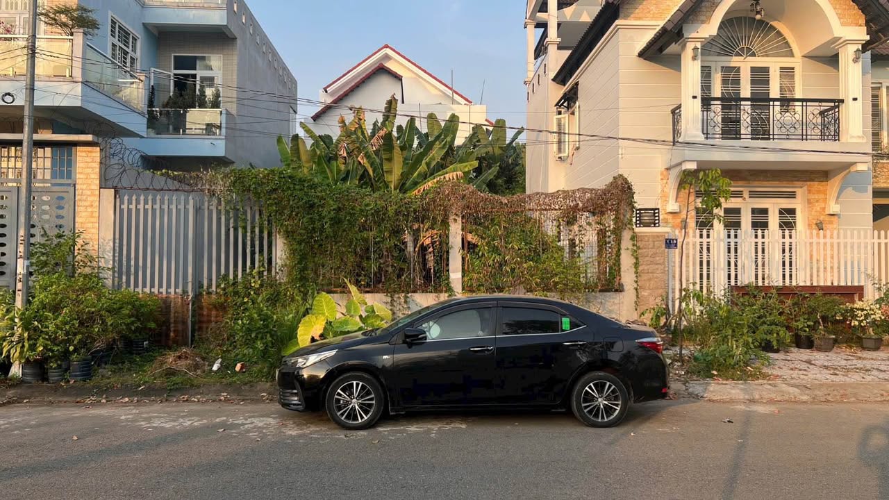 Bán nền biệt thự đối diện công viên và Đại học Kiến trúc Cần Thơ - 200m² giá 9 tỷ - Sổ hồng chính chủ!