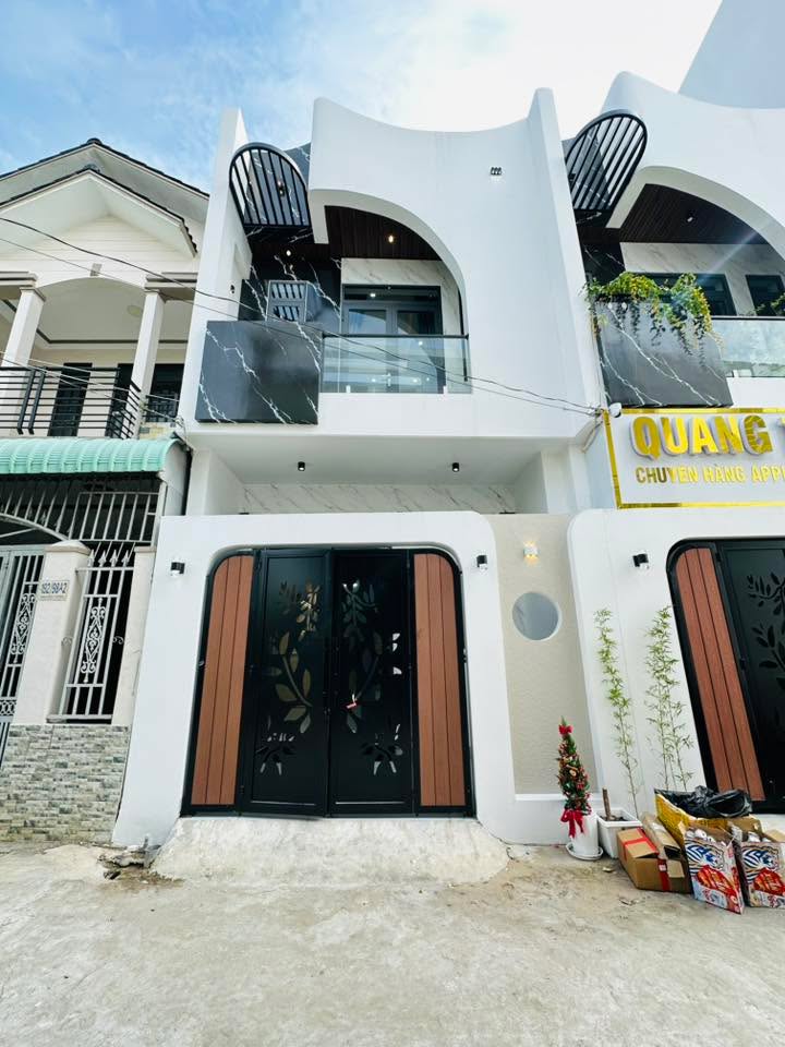 Nhà bán hẻm 192 - 194 đường Nguyễn Thông, 42.5m², giá 2.65 tỷ - Sẵn sàng ở ngay!