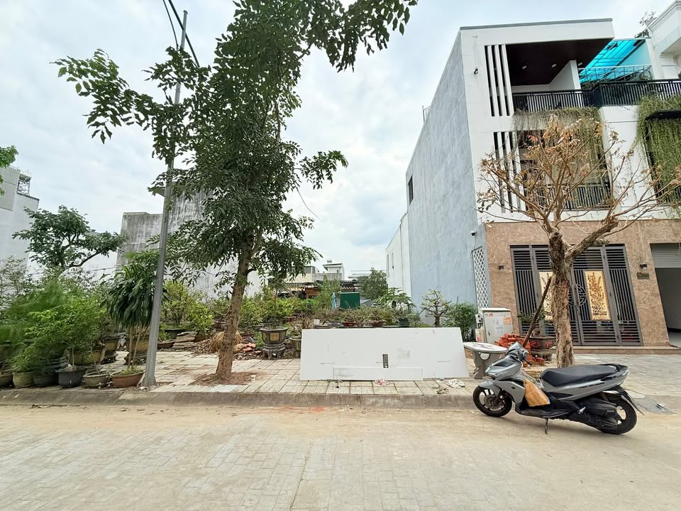 Đất nền KĐT Ngọc Bảo Viên, Quảng Ngãi 100m² giá 3 tỷ - Vị trí đẹp, đầu tư sinh lời!