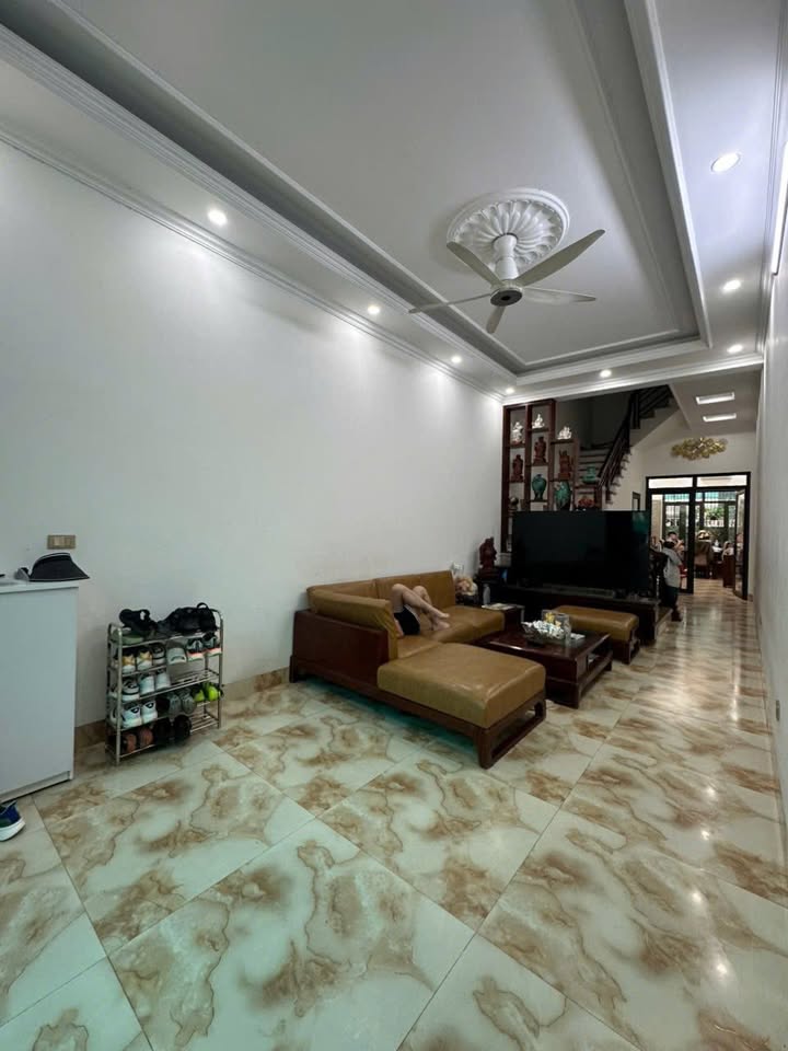 Bán nhà 4 tầng Lô góc Trần Đăng Ninh 90m² - Kiến trúc đẹp, nội thất sang trọng!