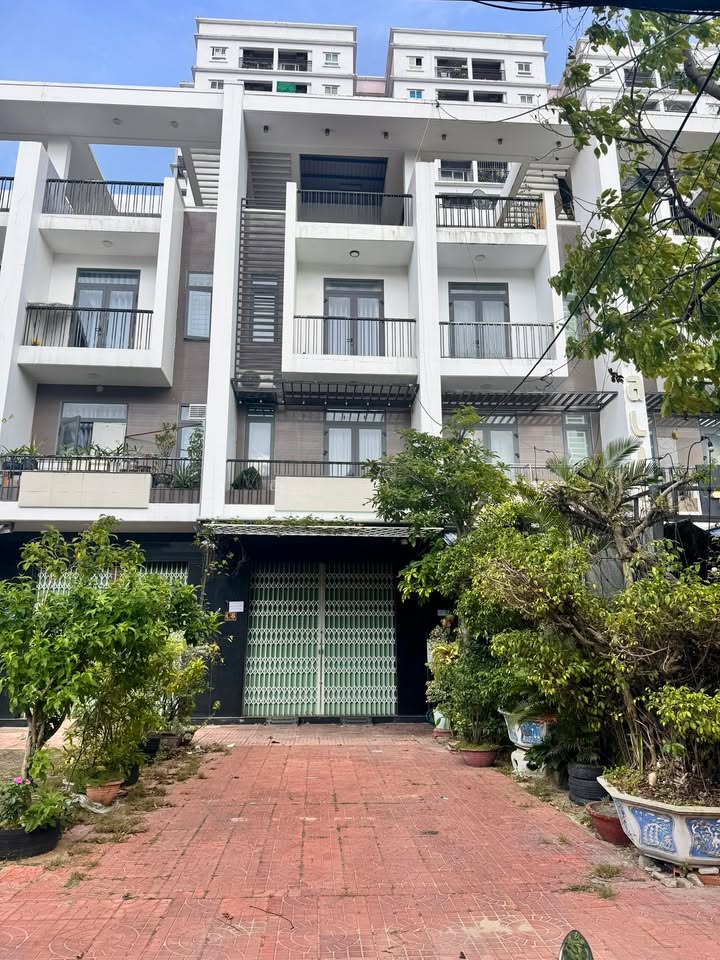 Nhà mặt tiền cho thuê tại phường Trần Phú, Quy Nhơn 4 tầng, 5 phòng ngủ - Kinh doanh lý tưởng!