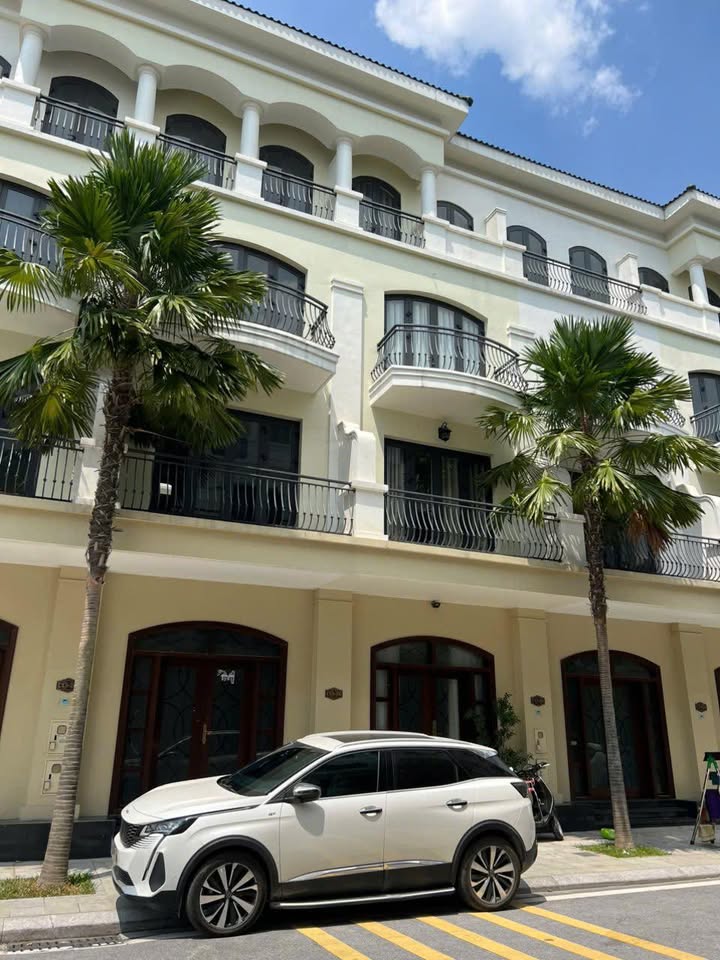 Căn hộ VHOCP2 Huyện Văn Giang 70m² giá 10 tỷ - Thiết kế hiện đại, đầy đủ tiện nghi!