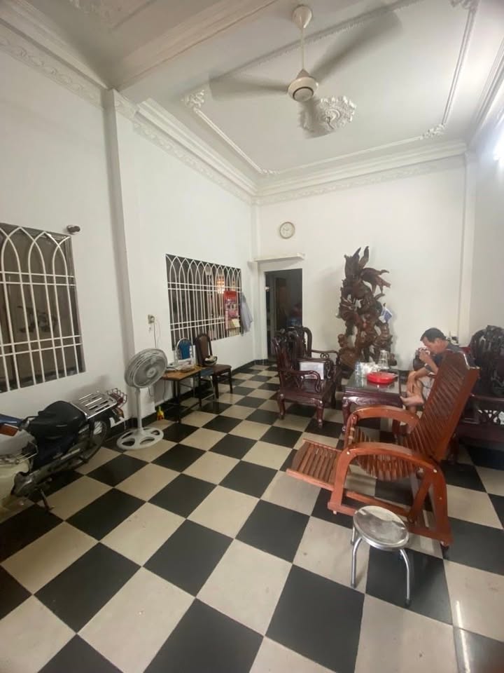 Nhà phố Tân Bình 157m² giá 36 tỷ - Sổ đẹp, 3 tầng kiên cố, chính chủ!