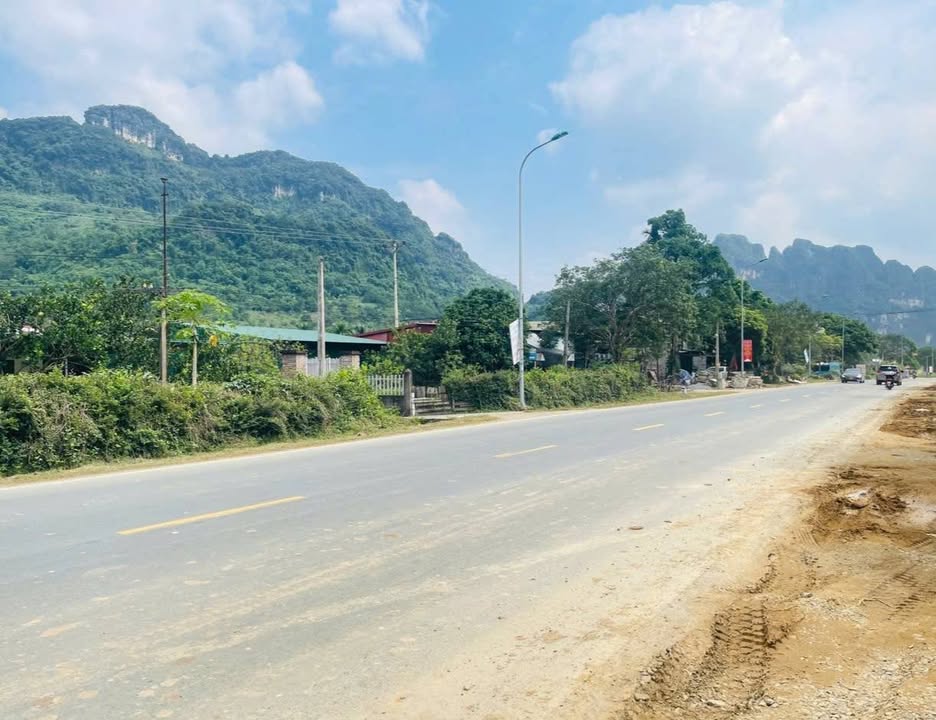 Đất mặt đường QL 6, xã Lâm Sơn, 320m², Giá 3 tỷ - Cơ hội kinh doanh tuyệt vời!