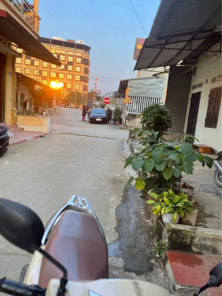 Căn hộ tập thể Khu nhà máy xi măng Lạng Sơn 70m² giá 1.7 tỷ - Sẵn sàng vào ở ngay!