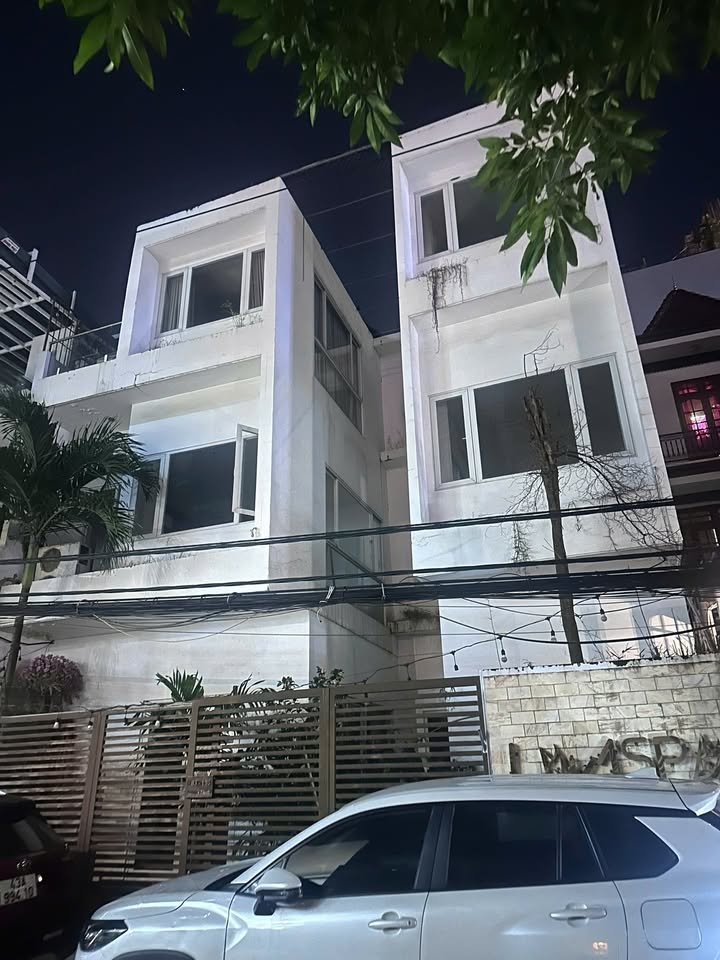 Nhà phố 3 tầng Nguyễn Văn Thoại 159m² giá thỏa thuận - Sát biển Mỹ Khê!