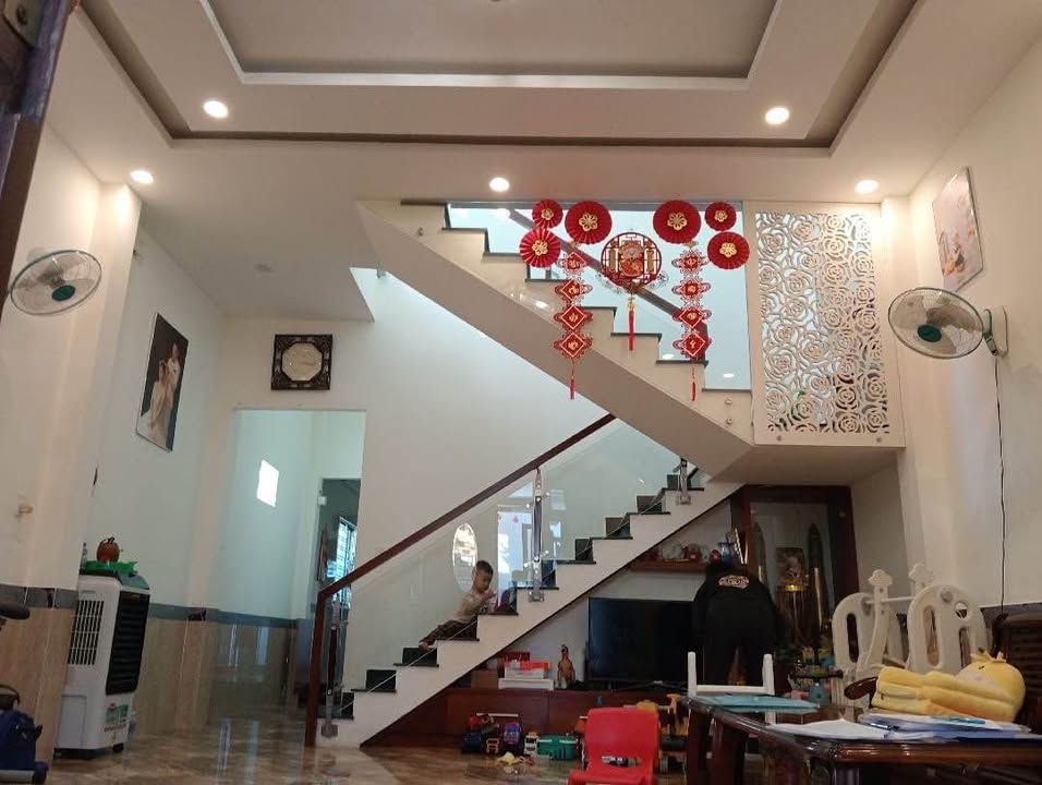 Nhà 2 tầng tại Núi Thành, Hải Châu 102,1m² - Để lại nội thất, vào ở ngay!