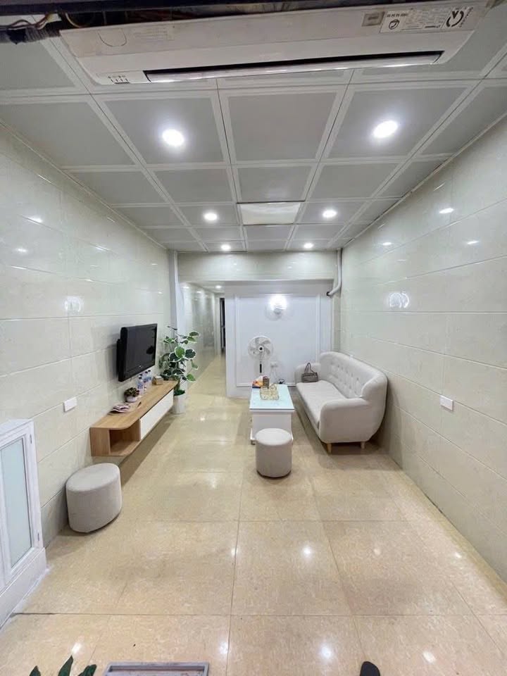 Căn hộ Tập thể tầng 1 Bùi Ngọc Dương, Quận Hai Bà Trưng 55m² giá 3.2 tỷ - Chủ tặng full nội thất!