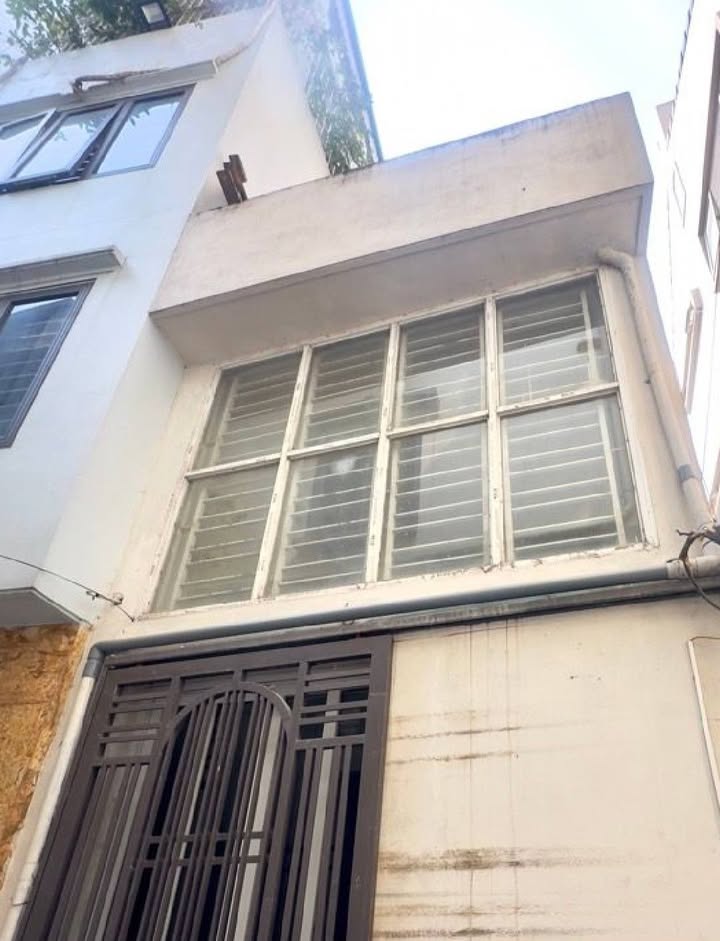 Nhà phố 2 tầng tại Tây Hồ 33m² giá 8 tỷ - Sẵn sàng sang tên ngay!