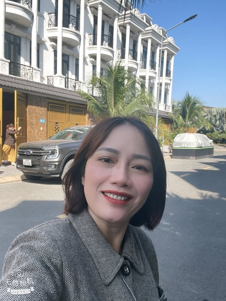 Nhà khu Hoàng Hùng Dĩ An 68m² giá 4.9 tỷ - Hoàn thiện nội thất cơ bản