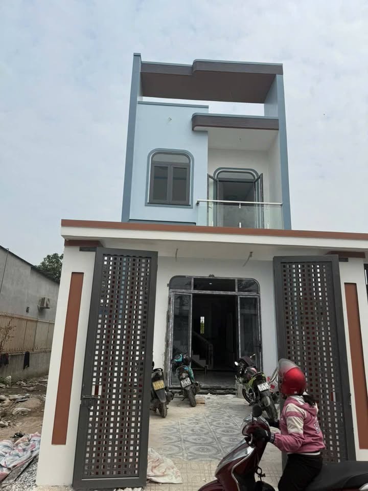 Nhà phố Tân Hạnh Dĩ An 115m² giá 3.9 tỷ - Thiết kế hiện đại, tiện nghi