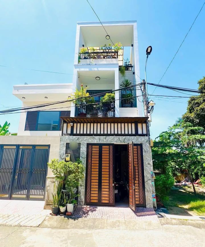 Nhà 1 trệt 2 lầu hẻm ô tô đường Nguyễn Xiển, quận 9, 50.7m² - Giá cực tốt chỉ 5.6 tỷ!