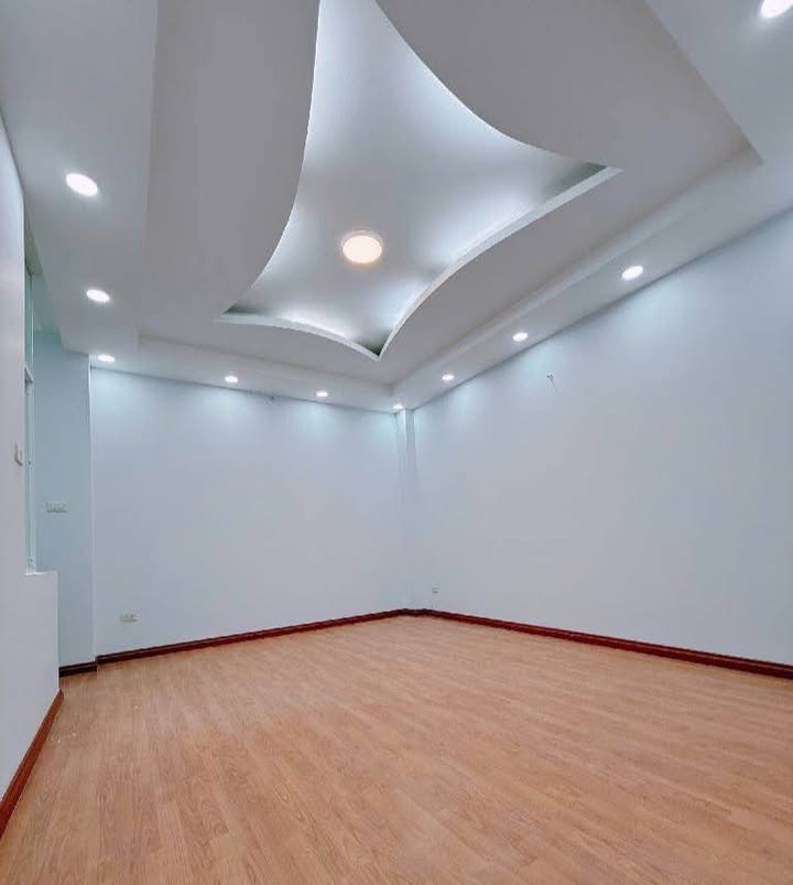 Nhà phố Ngọc Hà, Ba Đình, 336m² giá 18.5 tỷ - Vị trí đắc địa, an ninh tốt!