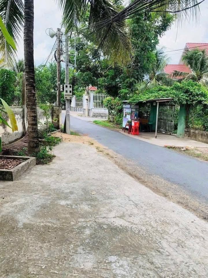 Nhà phố Bến Tre 359m² giá 2.5 tỷ - Mặt tiền lộ Thống Nhất