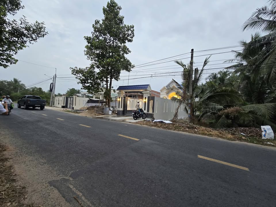 FrontHouse 173 Nhựa, Bến Tre 187m² giá 2.75 tỷ - Nhà chính chủ đầy đủ nội thất!