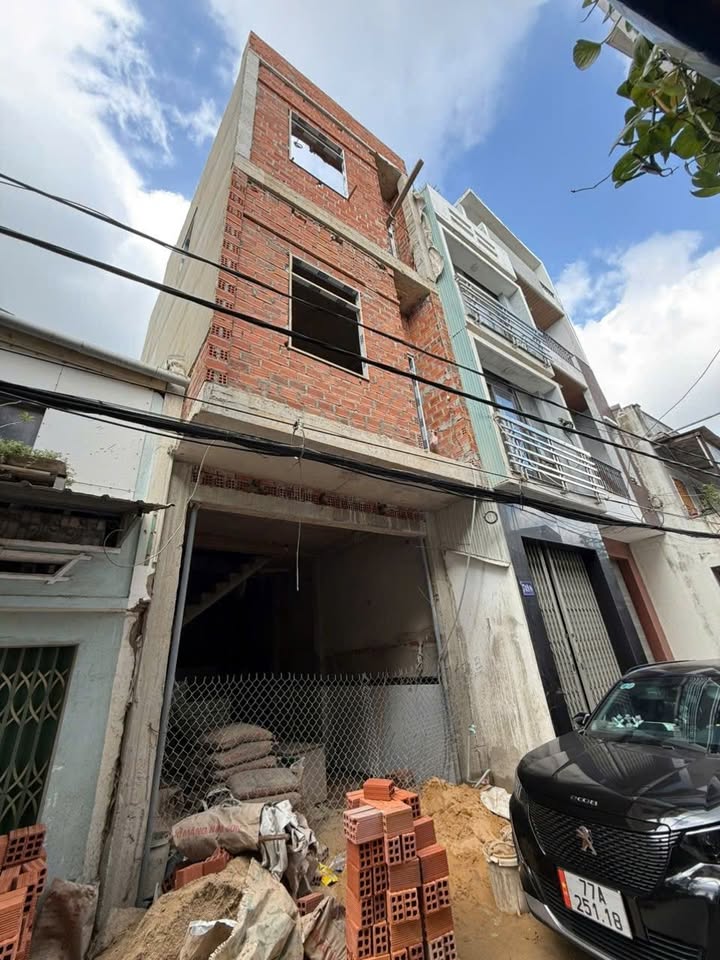 Nhà 3 tầng hẻm ô tô Trần Hưng Đạo, 136m² giá 3.25 tỷ - Thiết kế đẹp lung linh!