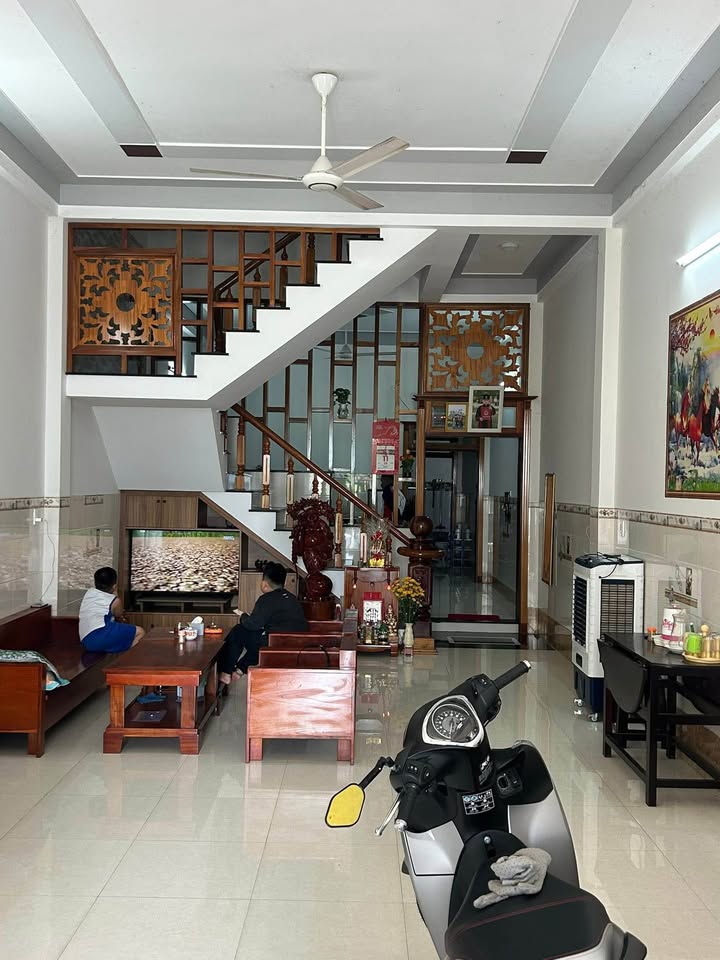 Nhà 3 tầng tại Hà Thanh, 108m² giá 5.5 tỷ - Không gian sống lý tưởng!