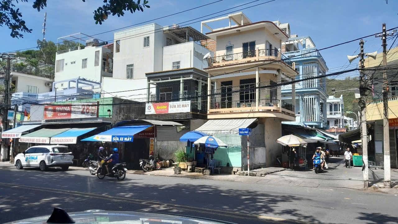 Nhà cho thuê tại Vinpearl Nha Trang 4 phòng ngủ - Đầy đủ nội thất, giá 9 triệu/tháng!