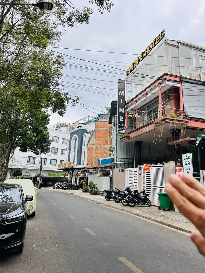 Khách sạn 17 phòng tại Đà Lạt 375m² giá 35 tỷ - VIEW Hồ Xuân Hương