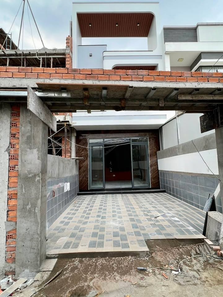 Nhà phố hoàn công 130m² tại Phường Tân Đông Hiệp, Dĩ An - Giá chỉ 5.8 tỷ thương lượng!