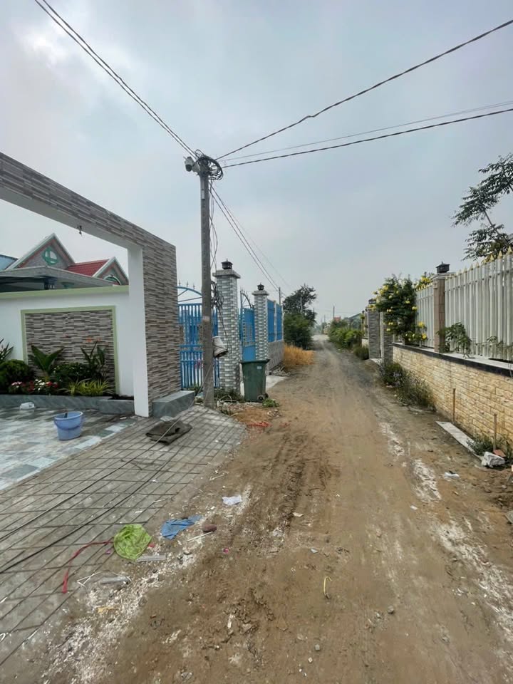 Nhà đẹp Mỹ Mãn, Long Trạch, Cần Đước 141m² giá 3.05 tỷ - Full nội thất sang trọng!