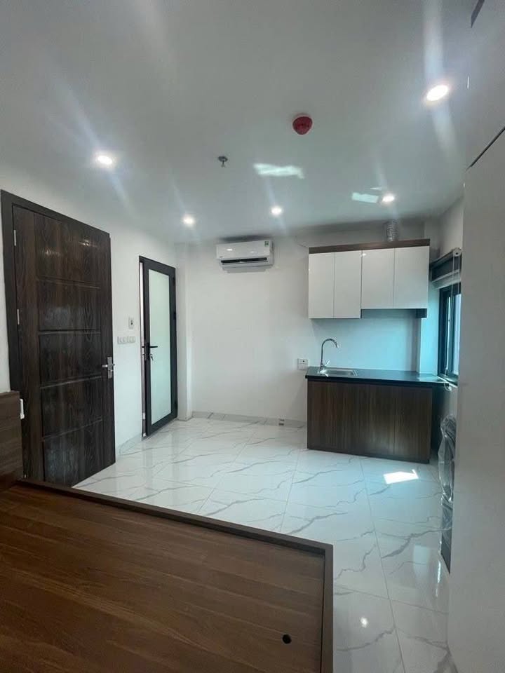 Nhà 6 tầng Lĩnh Nam 50m² giá 13.5 tỷ - Thiết kế hiện đại, sổ đỏ chính chủ!